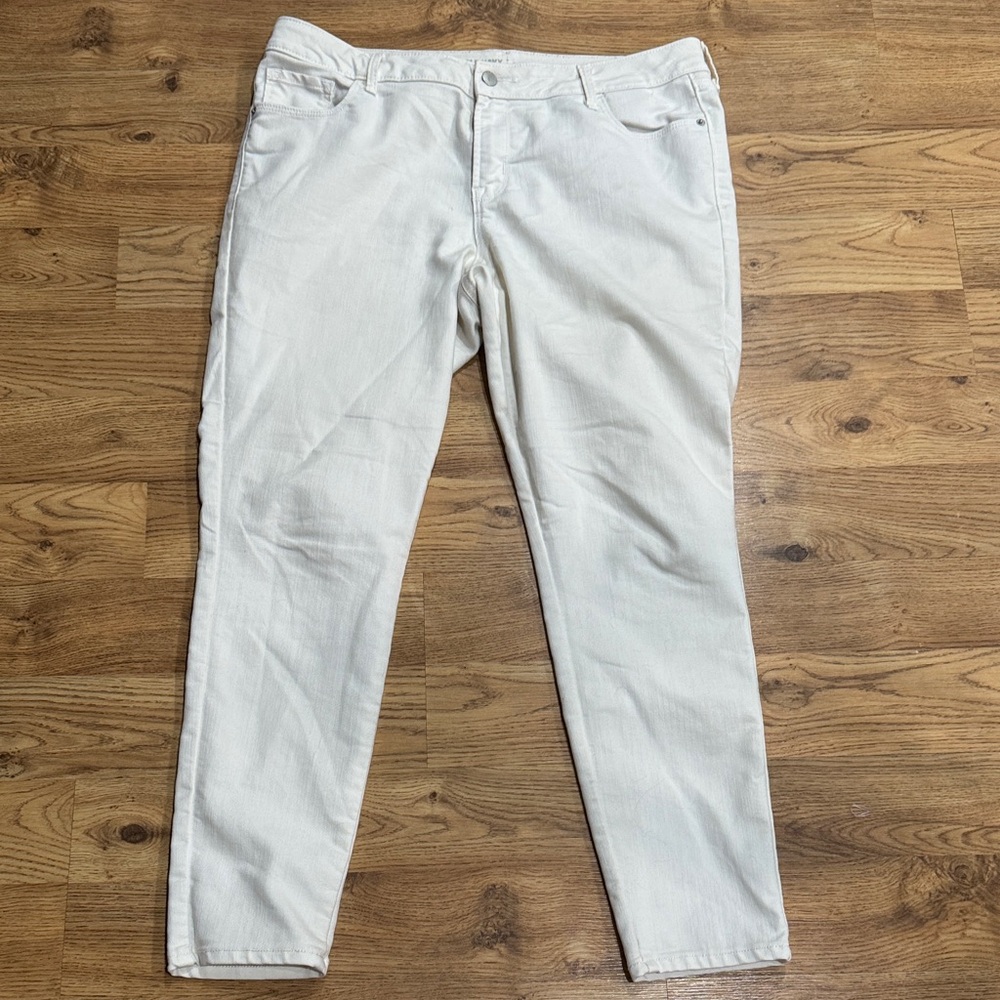 Old Navy Rockstar Midrise Women's Straight Leg Jeans in White